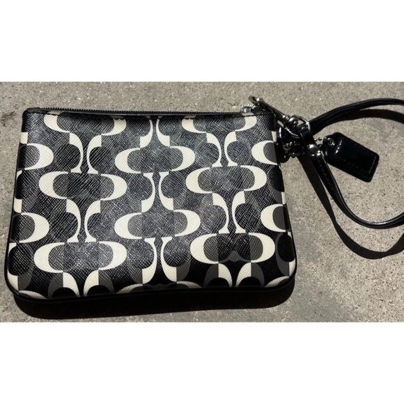 Coach Peyton Dream C East West Swingpack Black & White Logo Bag Purse 6x4.5 - Picture 9 of 15